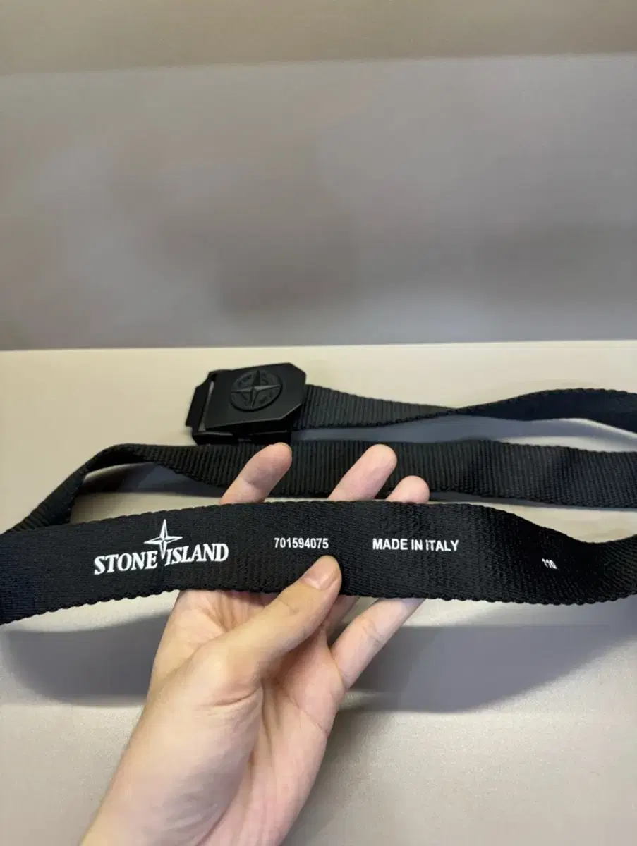 stone island belt